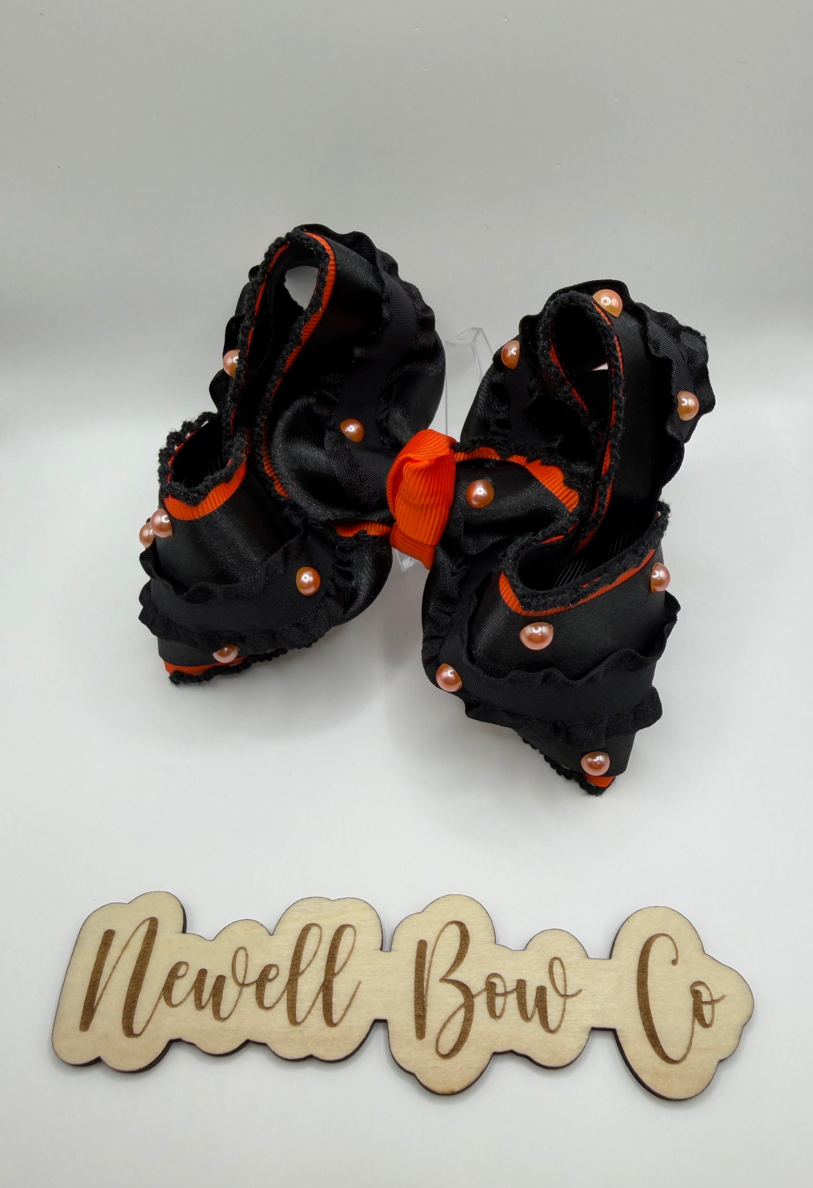 Halloween Ruffle Pearl Bow