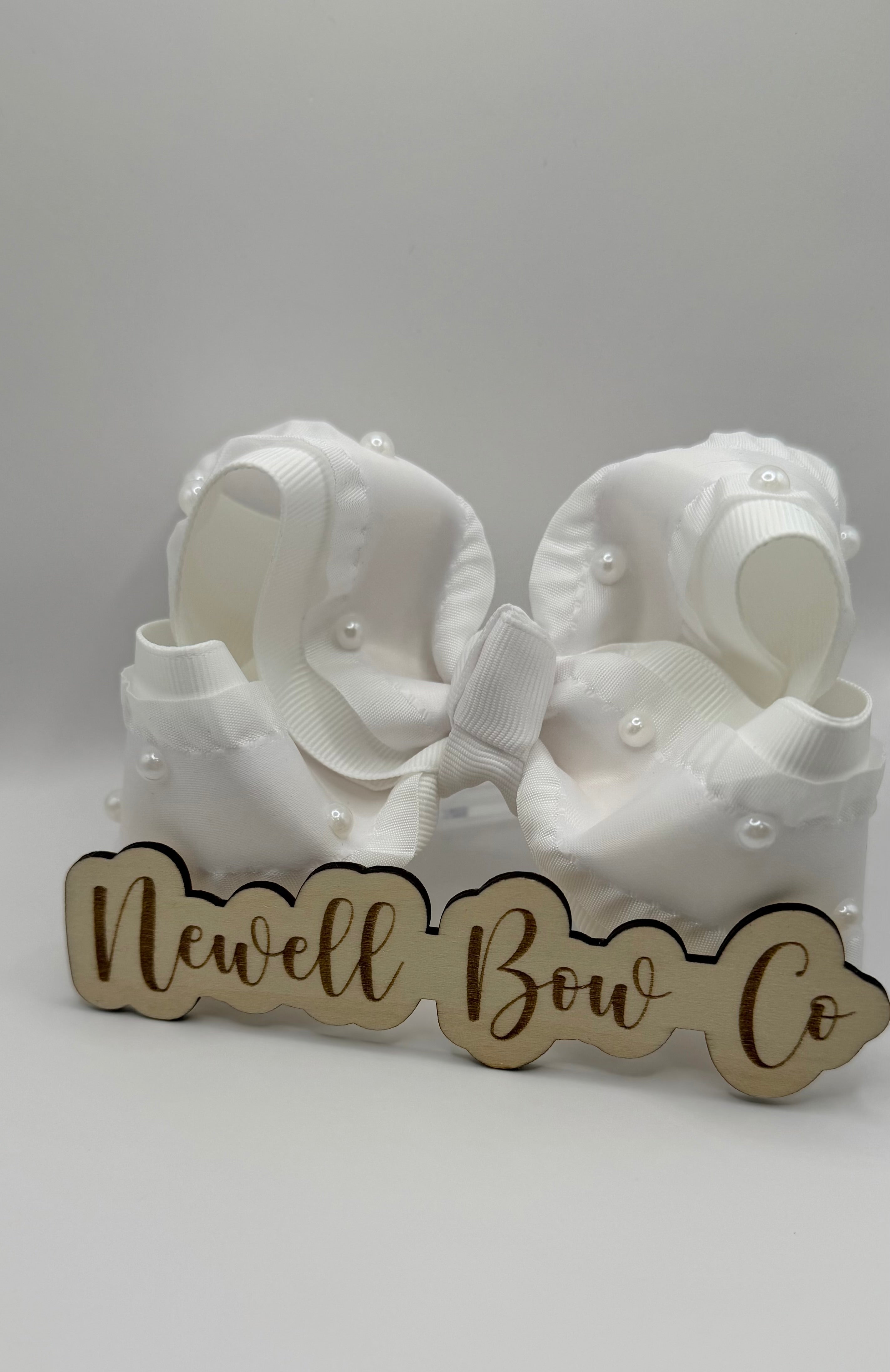 White Ruffle Pearl