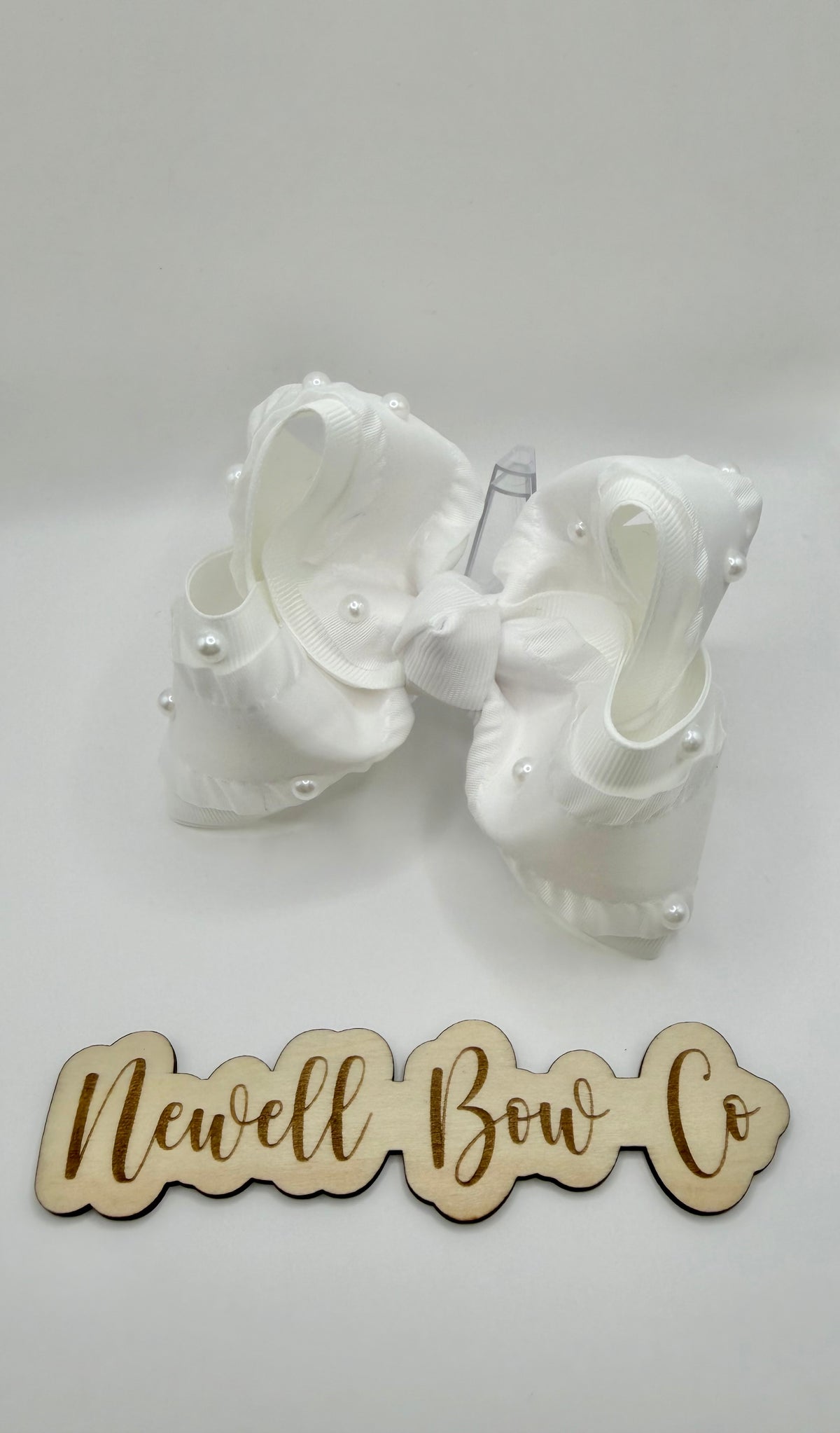 White Ruffle Pearl